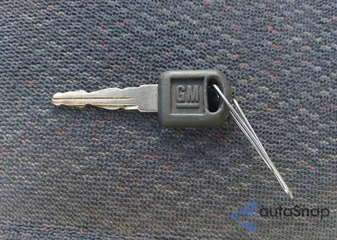 1998 Chevrolet Astro z USA, uszkodzony, nr VIN 1GCDM19W9WB136921